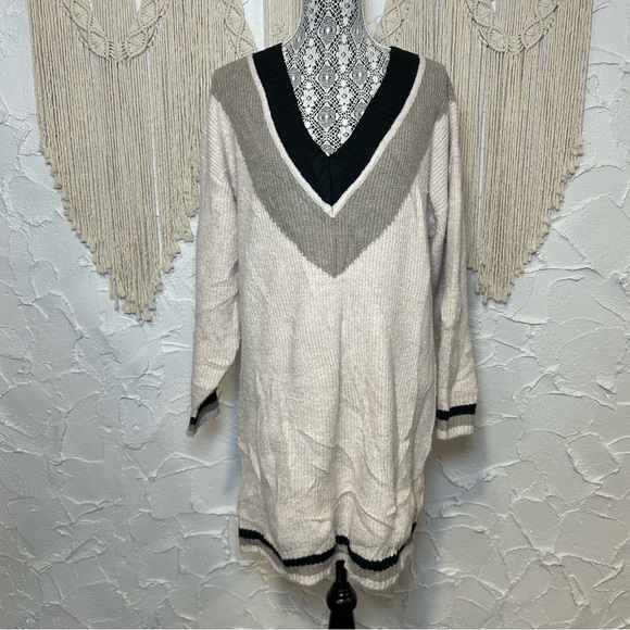 NEW Smash + Tess Wren Sweater Mini Dress - Picture 2 of 9